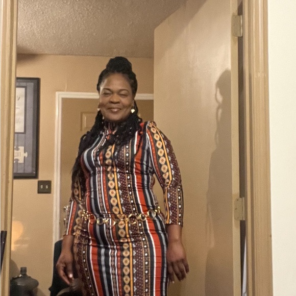 Meet your Posher, Lisa - Picture 2 of 2